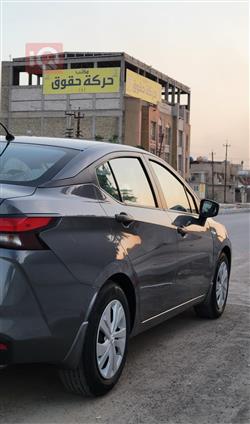 نيسان فيرسا